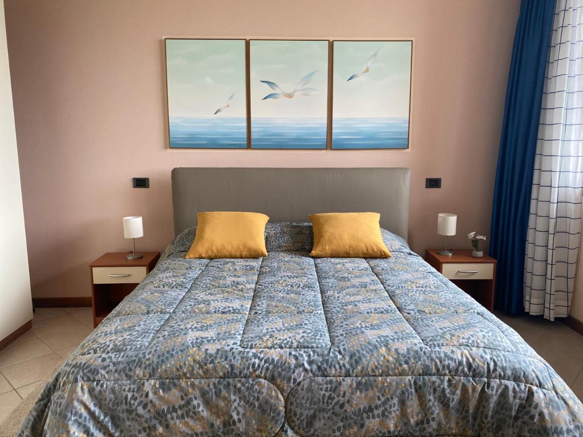 Flowers & Garden Apartment Con Vista Lago مانربا ديل جاردا المظهر الخارجي الصورة