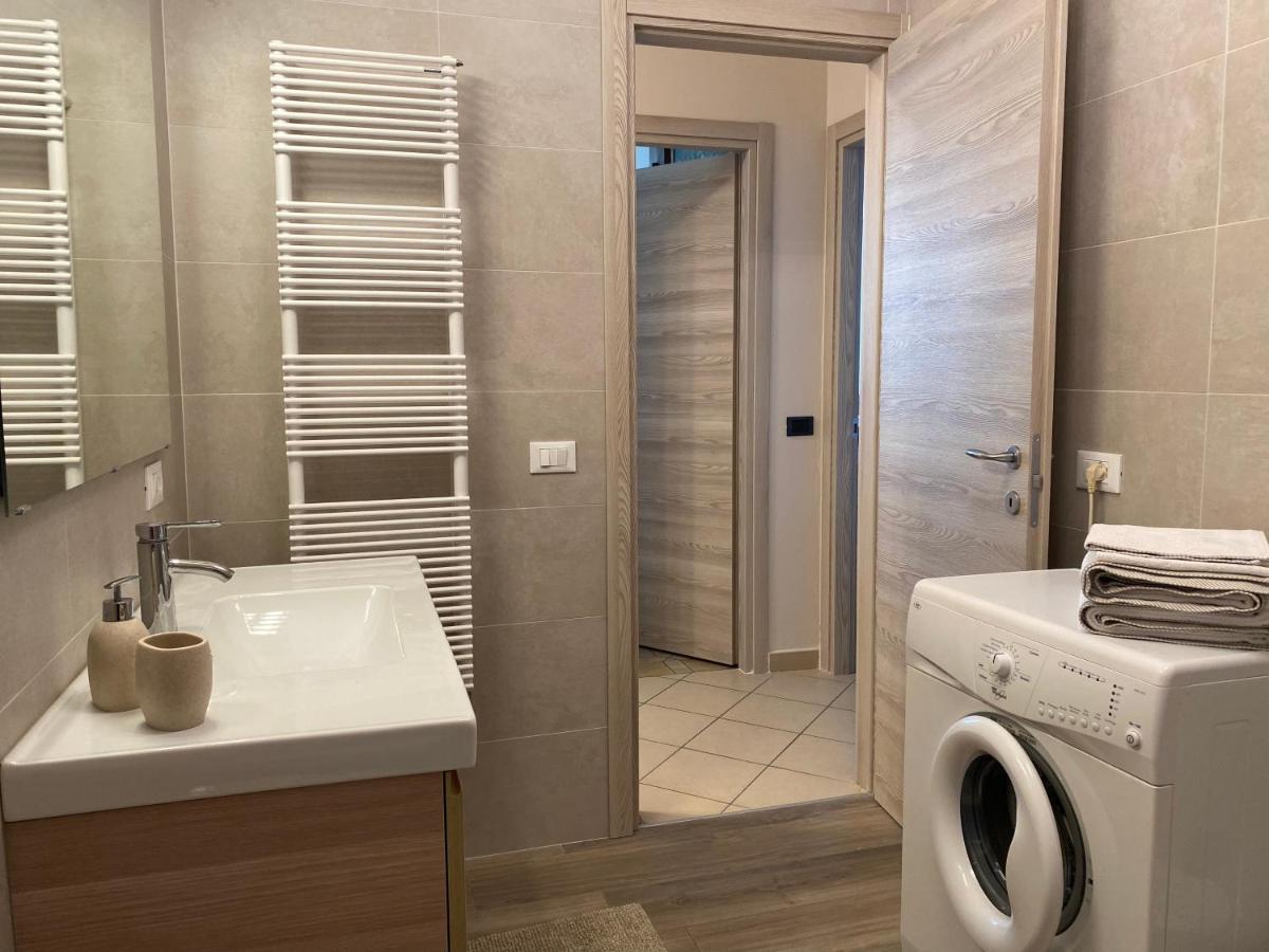 Flowers & Garden Apartment Con Vista Lago مانربا ديل جاردا المظهر الخارجي الصورة
