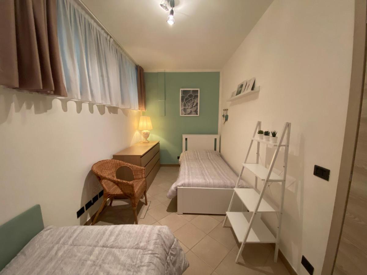 Flowers & Garden Apartment Con Vista Lago مانربا ديل جاردا المظهر الخارجي الصورة