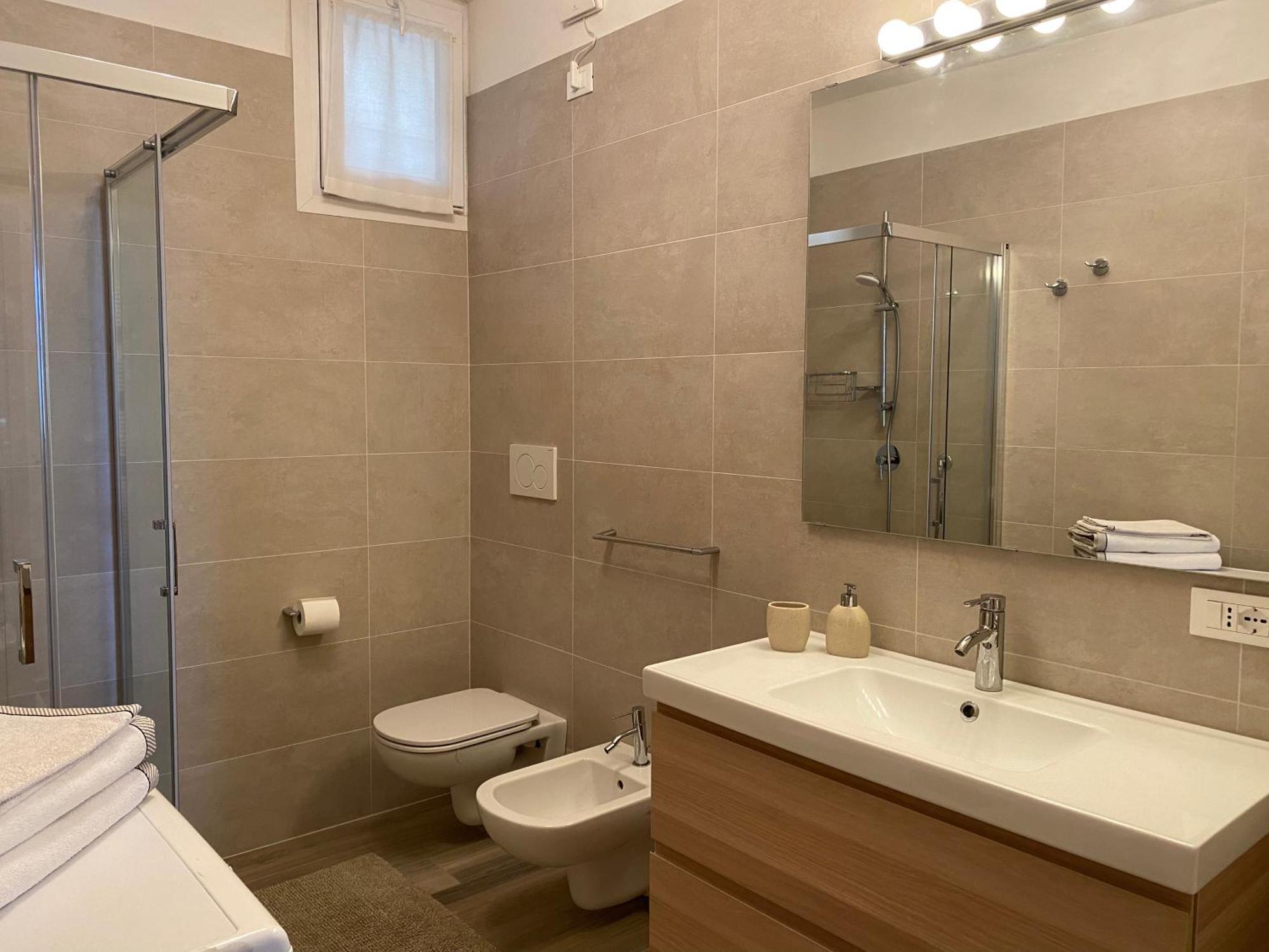 Flowers & Garden Apartment Con Vista Lago مانربا ديل جاردا المظهر الخارجي الصورة